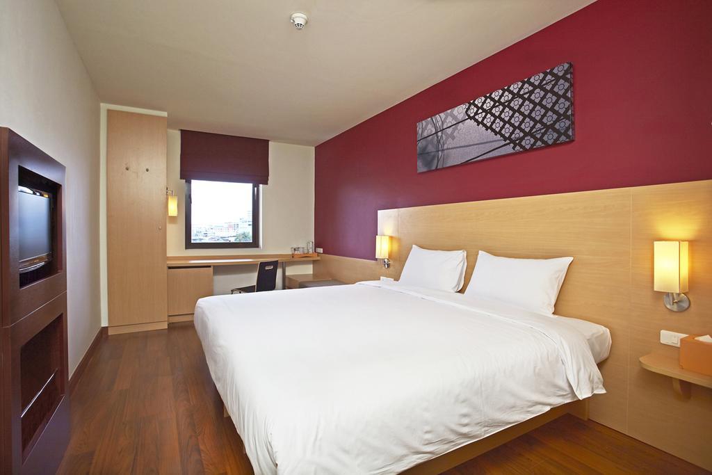酒店 Ibis Riverside 3*